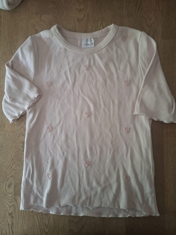 20260506_164521 Zara T-shirt roze ribstof parel hartjes maat 158