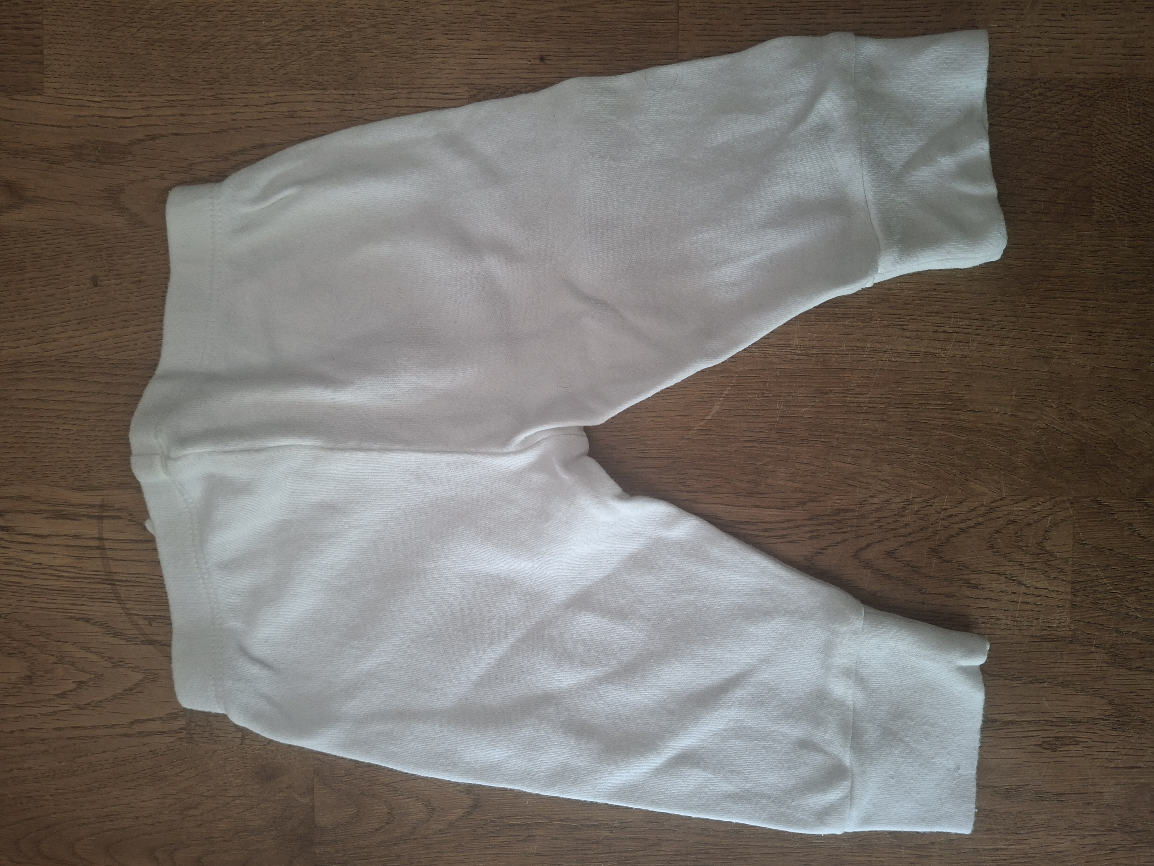 HEMA baby joggingbroekje wit maat 62