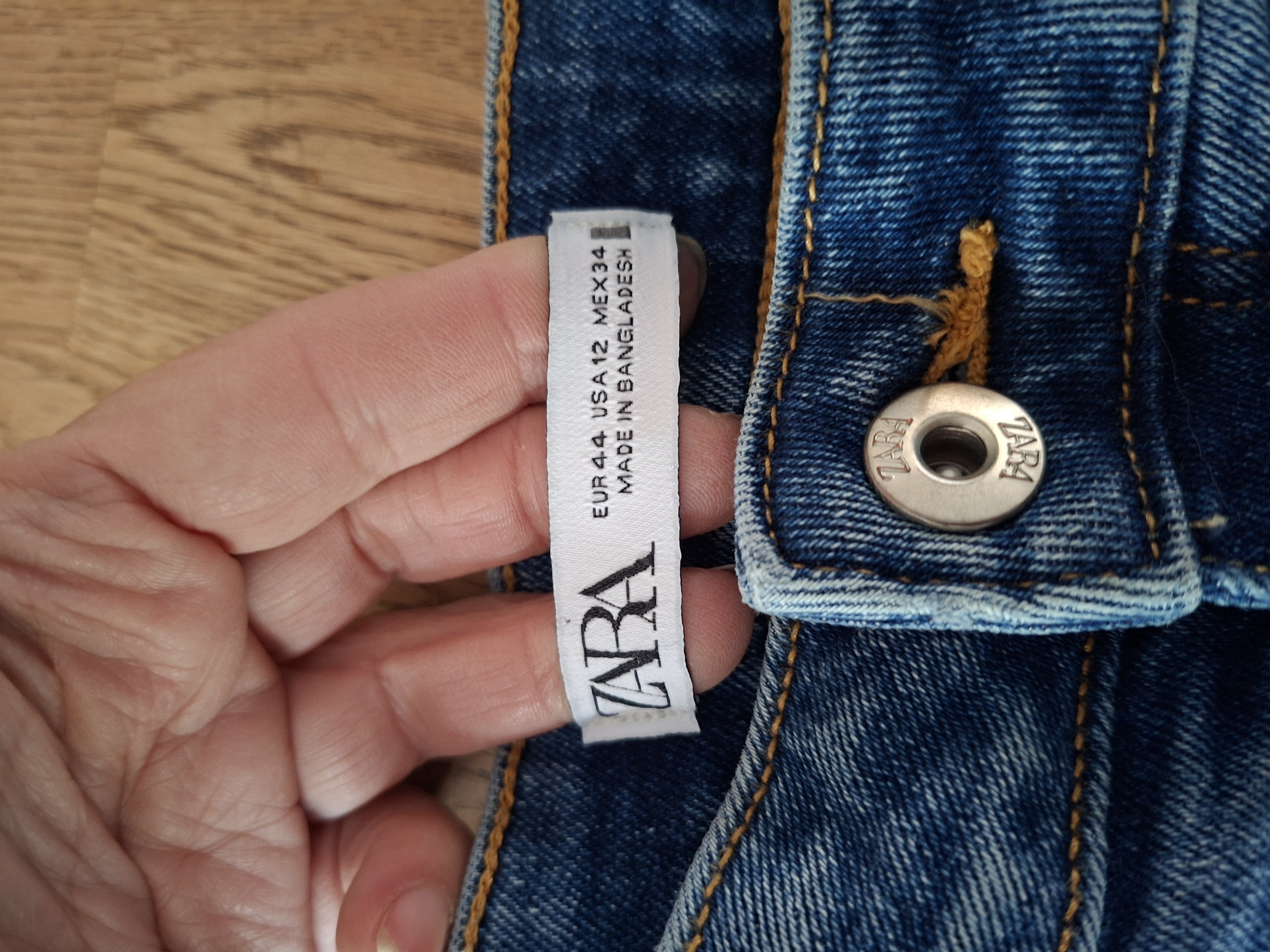 20260508_150932 Zara donkerblauwe straight jeans W34