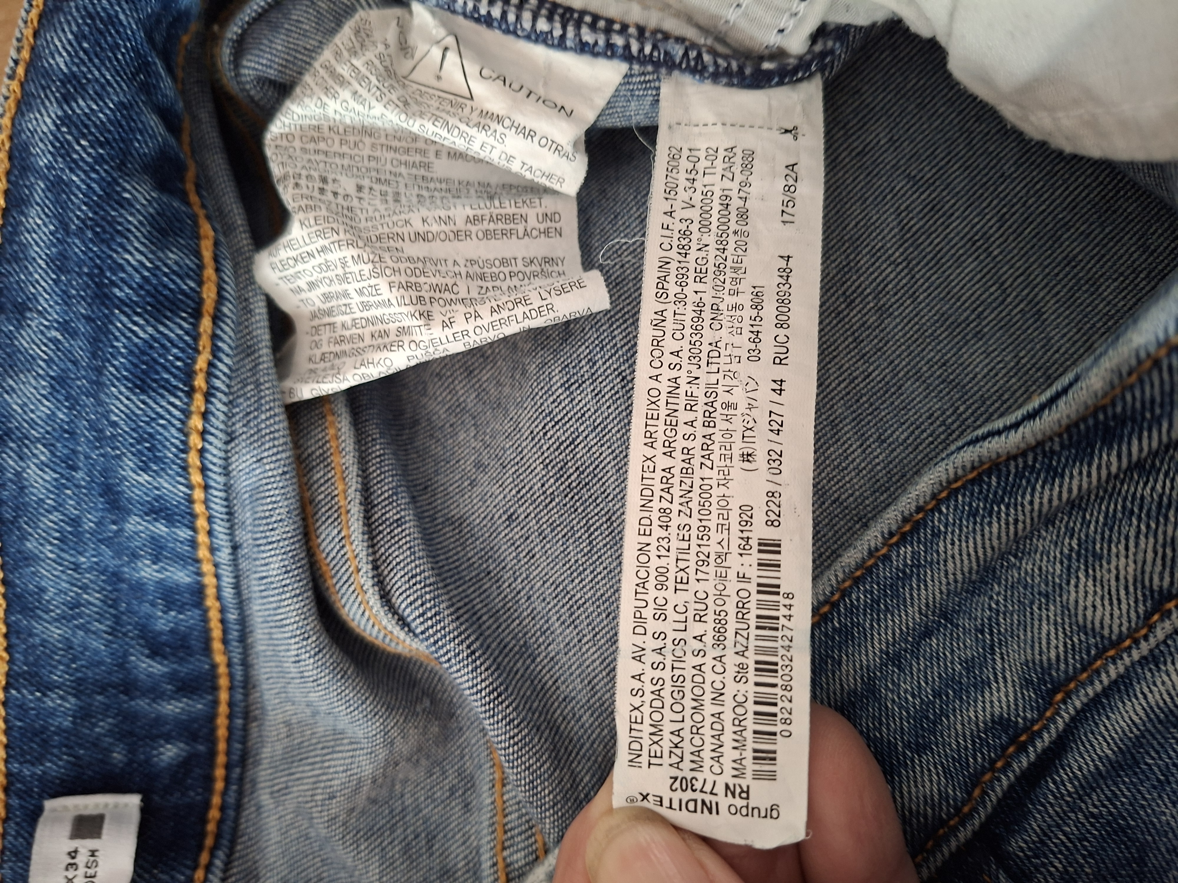 20260508_150951 Zara donkerblauwe straight jeans W34