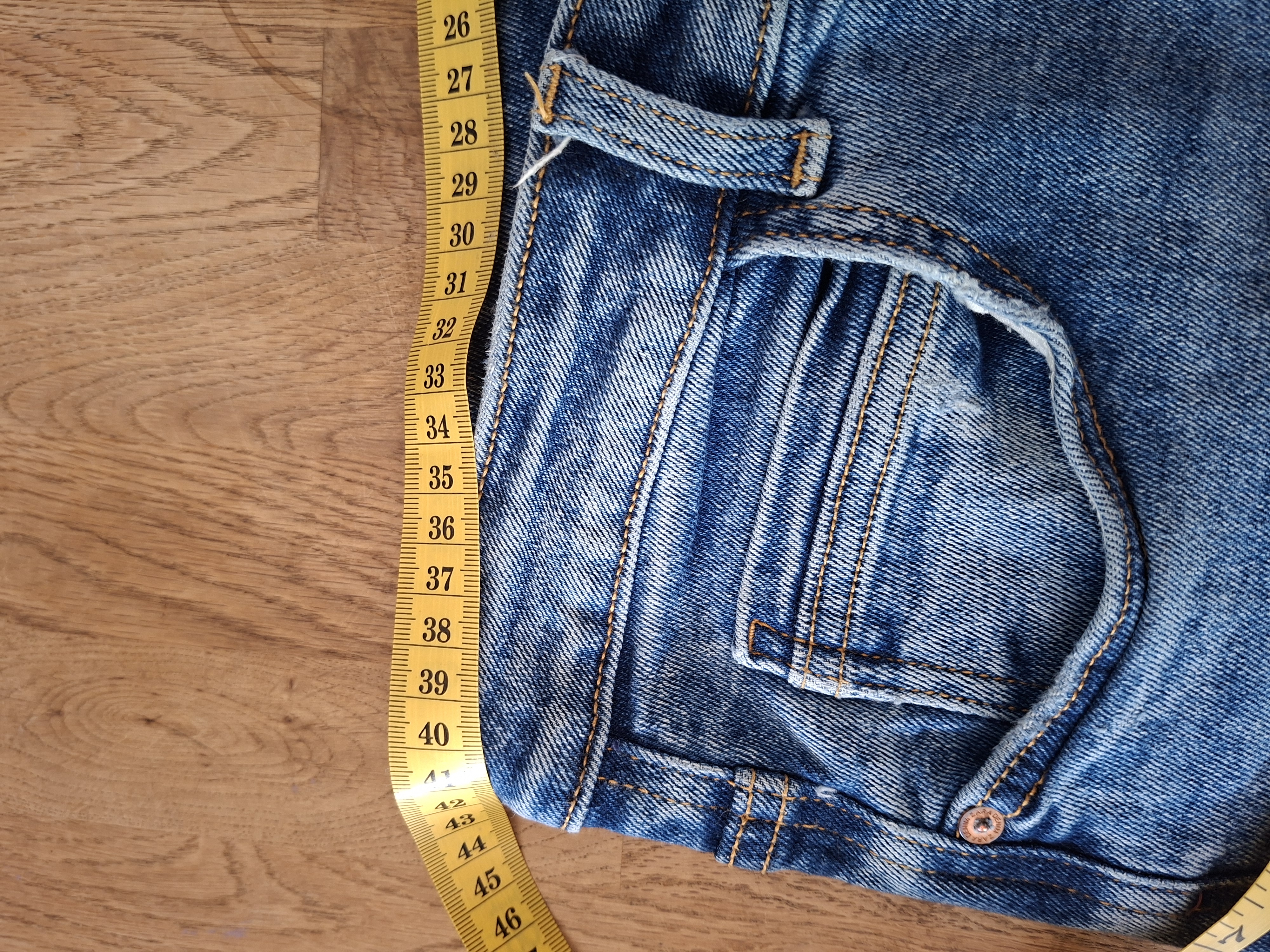 20260508_151019 Zara donkerblauwe straight jeans W34