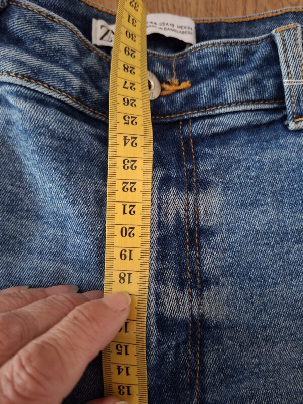 20260508_151035 Zara donkerblauwe straight jeans W34