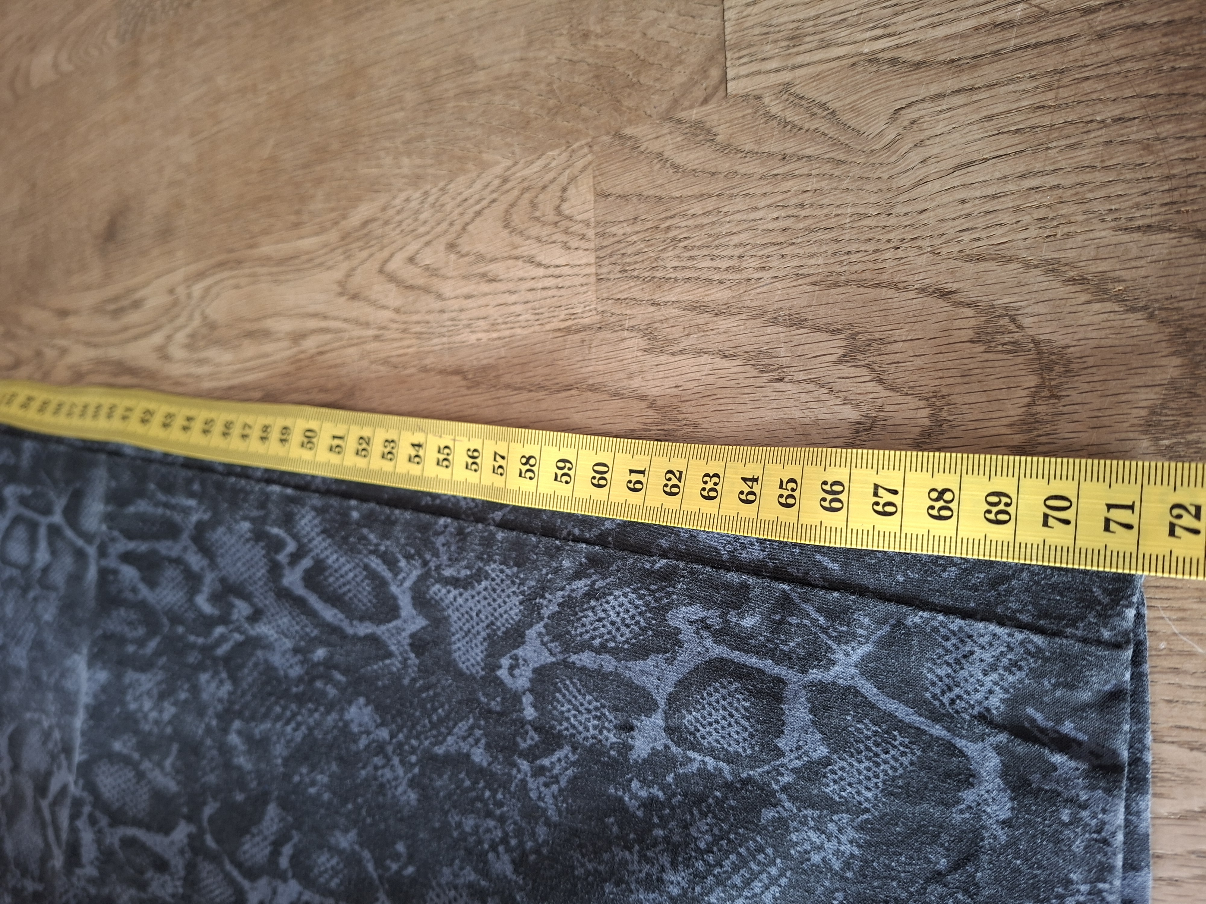 20260508_151220 BRAX grijs/zwarte broek met slangenprint maat 36