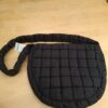 20260517_154252 Yehwang gewatteerde hobo bag zwart