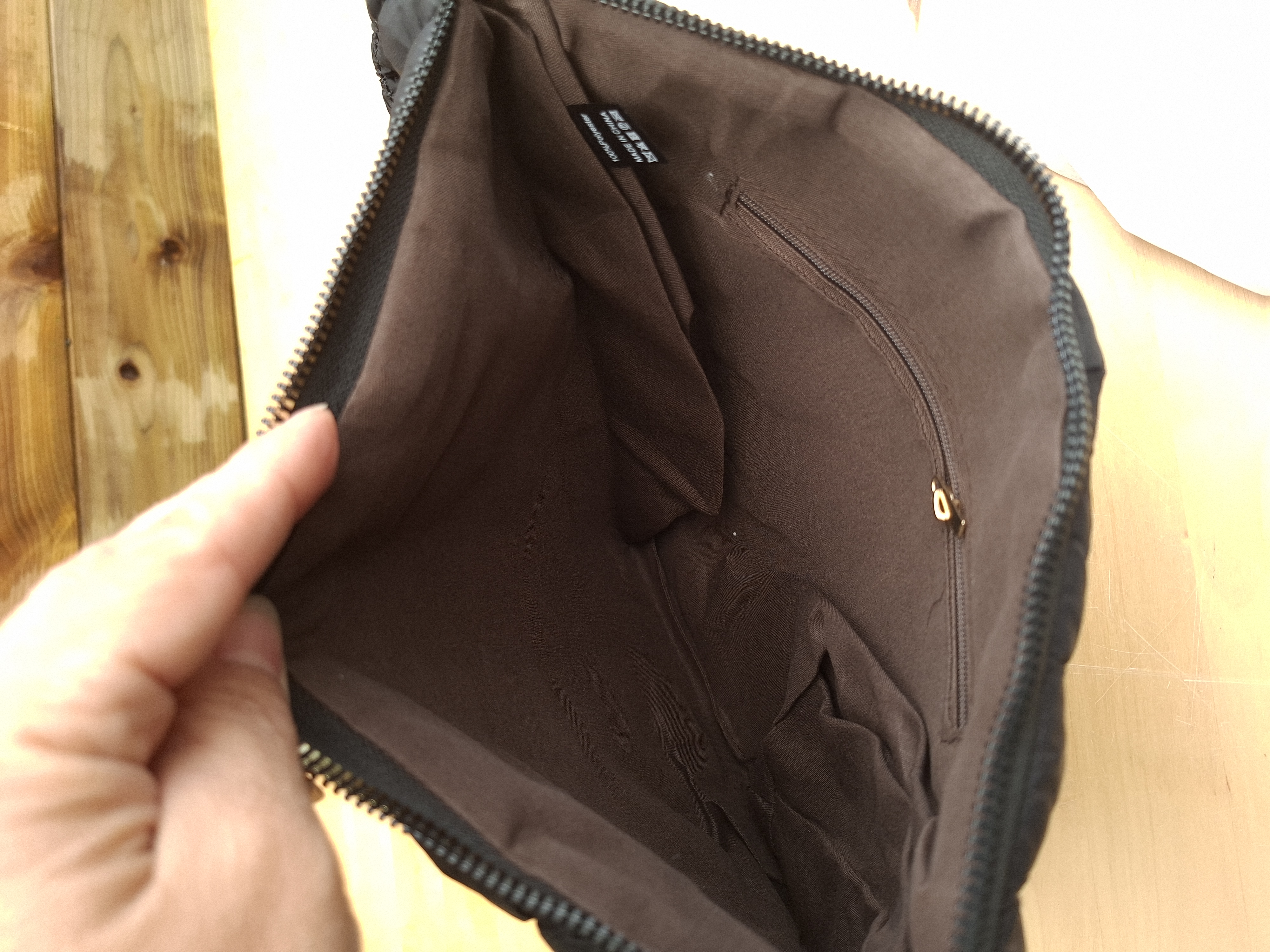 20260517_154308 Yehwang gewatteerde hobo bag zwart