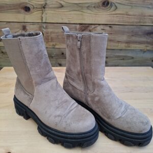 Suède boots taupe chunky zool rits maat 37