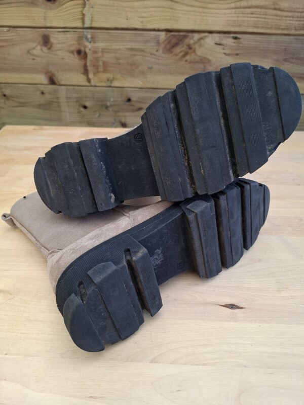 Suède boots taupe chunky zool rits maat 37