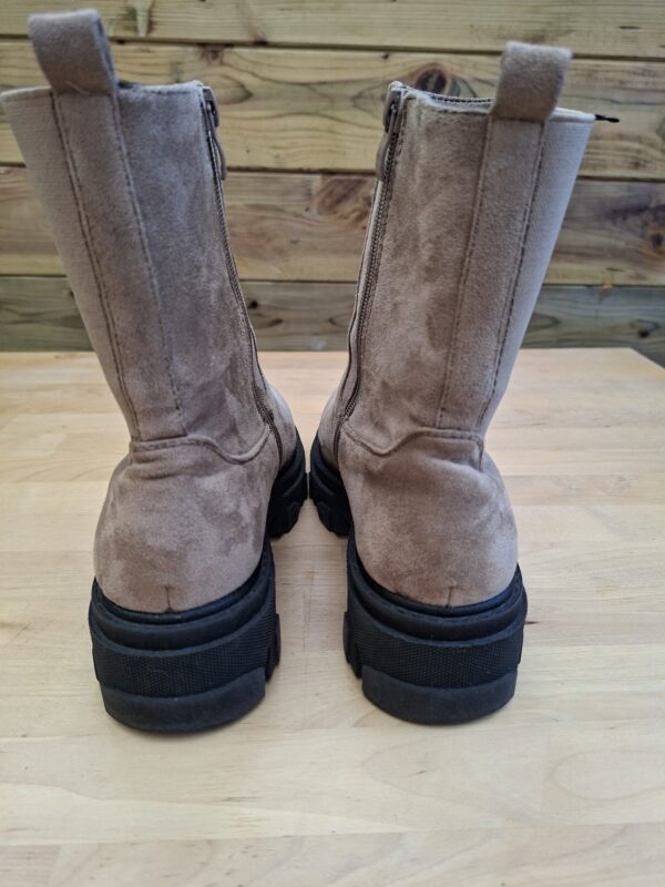 Suède boots taupe chunky zool rits maat 37
