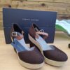 Tommy Hilfiger sandalen bruin canvas maat 39
