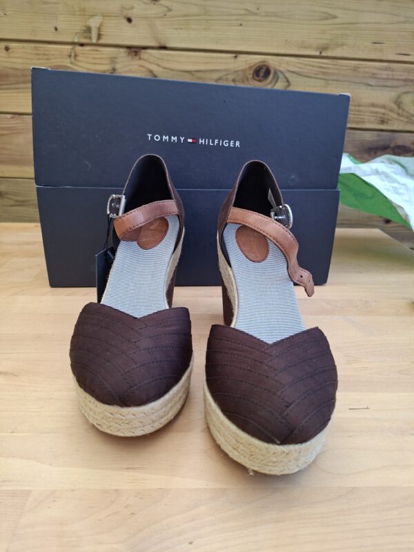 Tommy Hilfiger sandalen bruin canvas maat 39