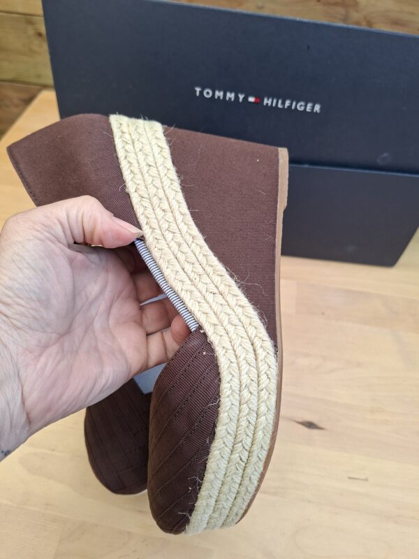 Tommy Hilfiger sandalen bruin canvas maat 39
