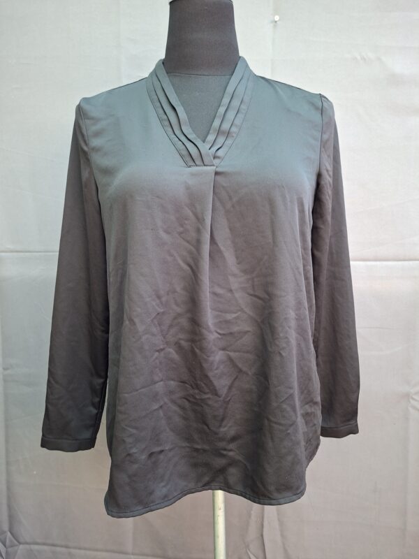 20260518_191950 Esprit blouse zwart V-hals maat 38