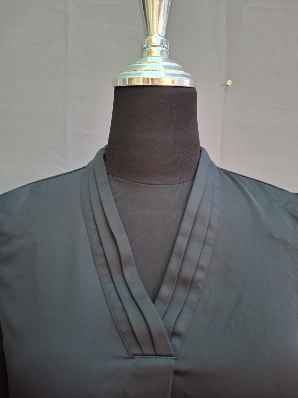 20260518_191953 Esprit blouse zwart V-hals maat 38