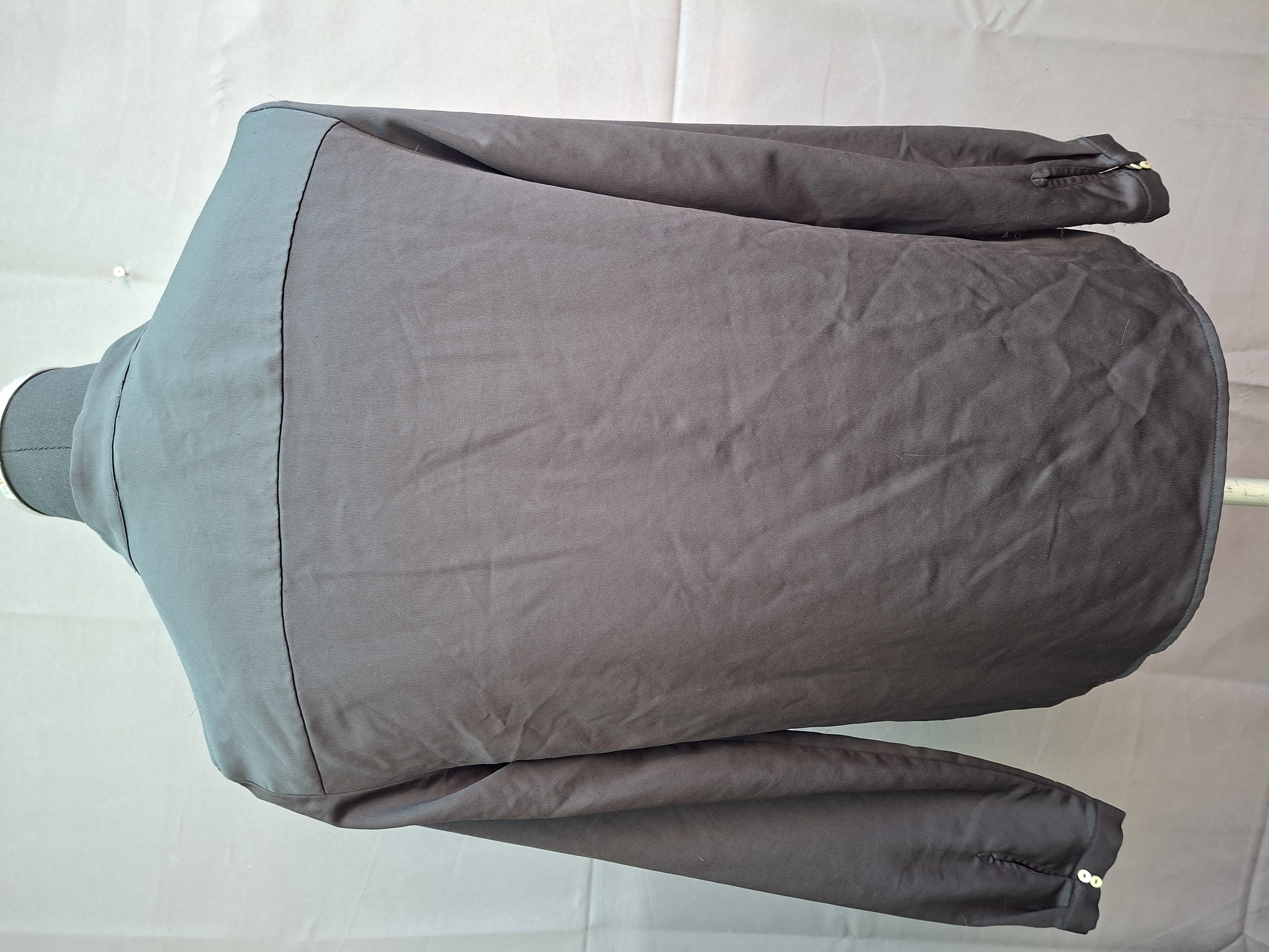 20260518_192009 Esprit blouse zwart V-hals maat 38