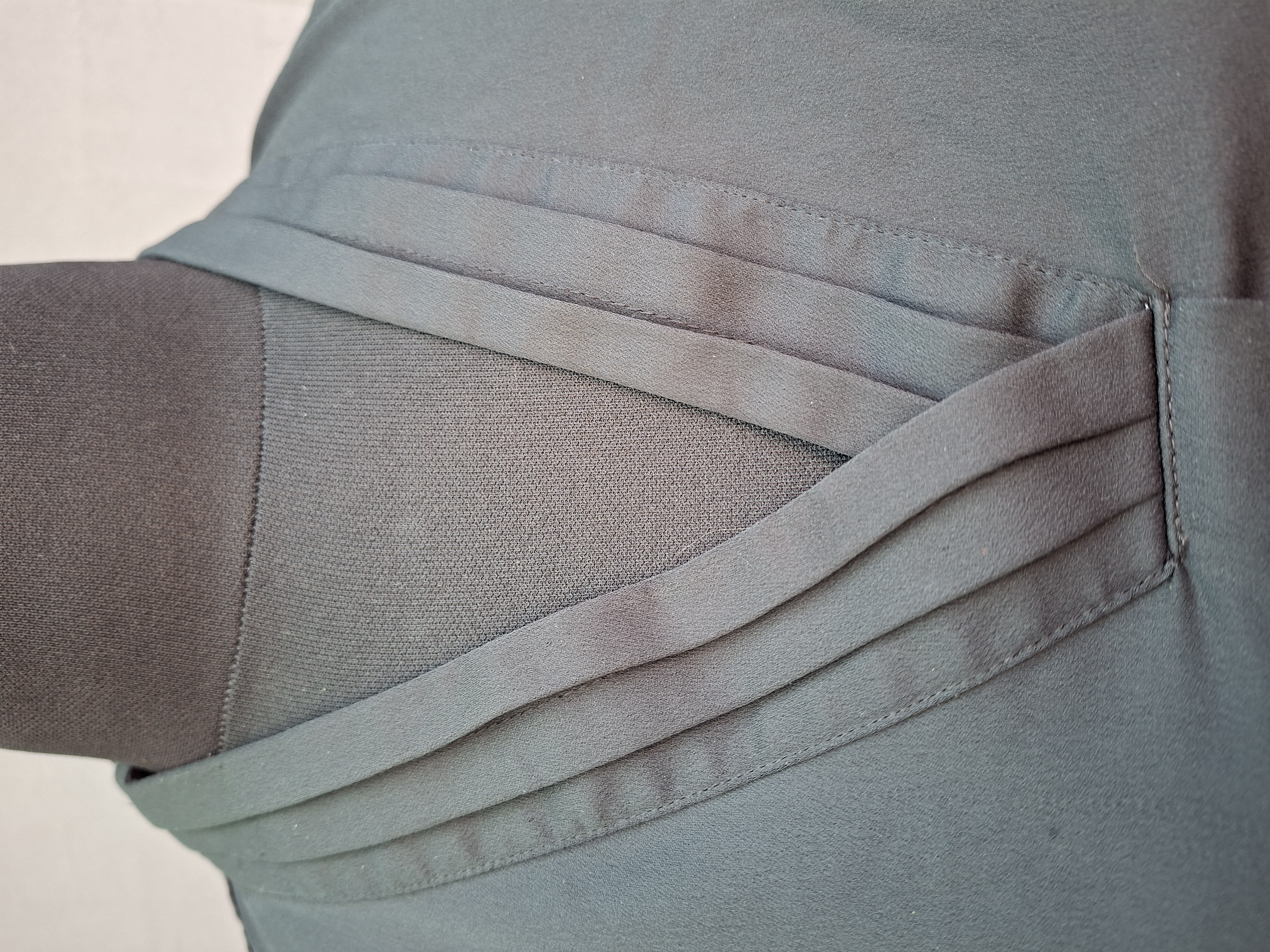 20260518_192015 Esprit blouse zwart V-hals maat 38