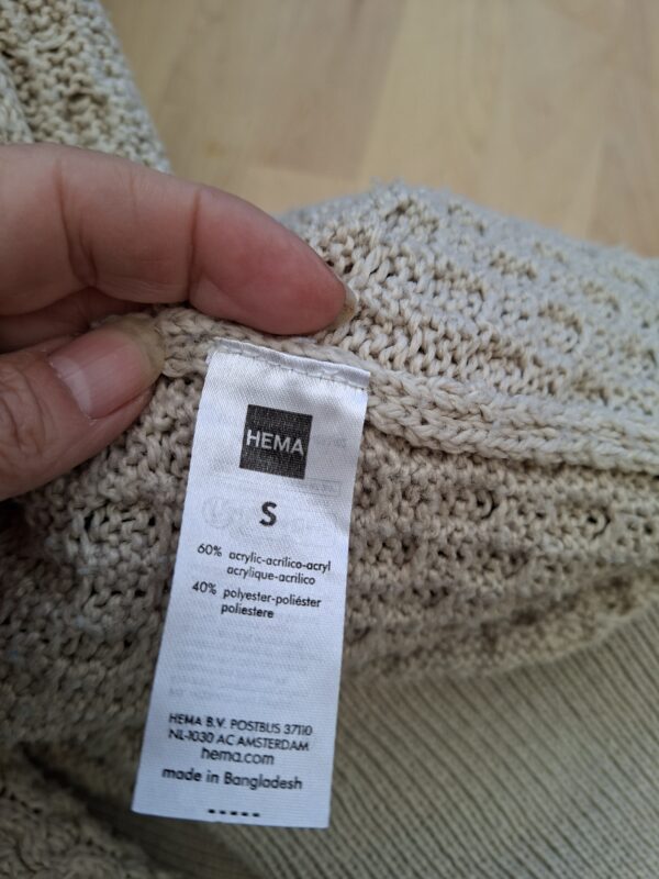 20260518_192332 HEMA gebreid vest ecru maat S