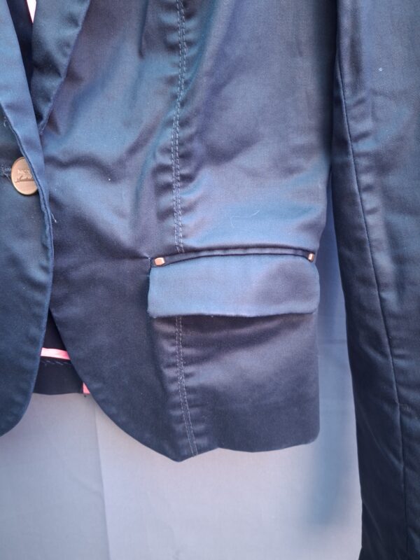 20260518_193914 Mexx blazer donkerblauw maat 34