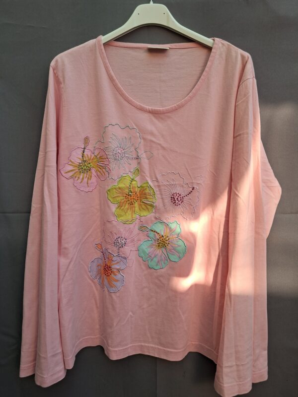 20260518_201415 Intown longsleeve roze geborduurde bloemen maat XL
