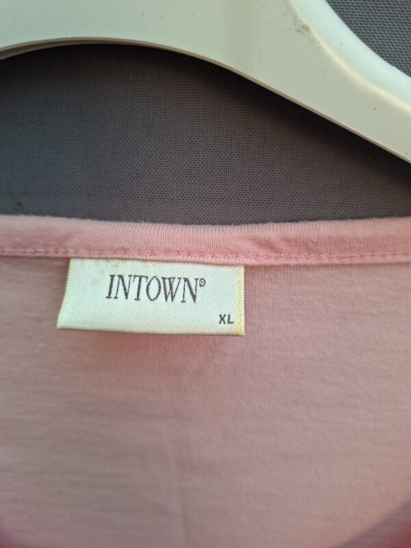 20260518_201432 Intown longsleeve roze geborduurde bloemen maat XL