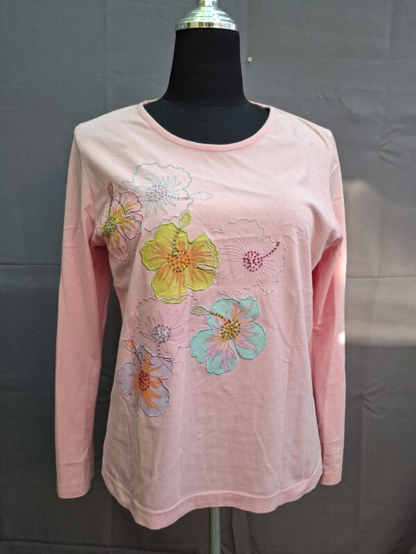 20260518_201506 Intown longsleeve roze geborduurde bloemen maat XL