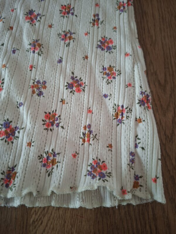 20260523_092257 Zara meisjes t-shirt ecru bloemenprint maat 110