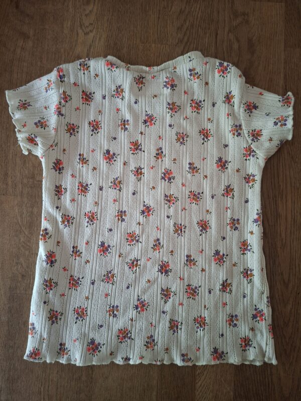 20260523_092305 Zara meisjes t-shirt ecru bloemenprint maat 110
