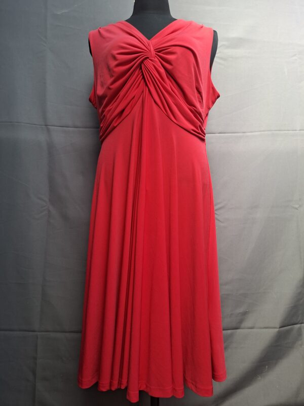 bpc selection mouwloze jurk rood met gedrapeerd detail