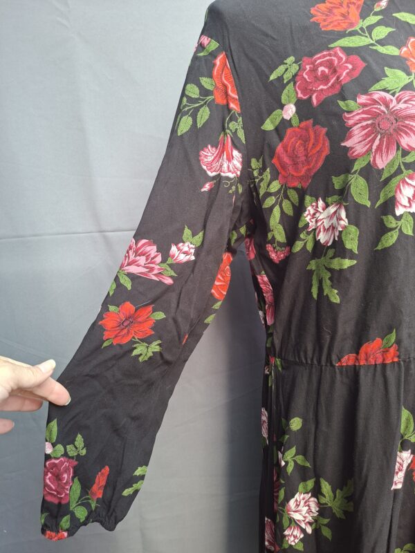 bpc bonprix collection midi-jurk zwart met bloemenprint