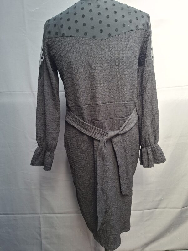 Musthaves by Elja midi-jurk zwart met kant en stippen