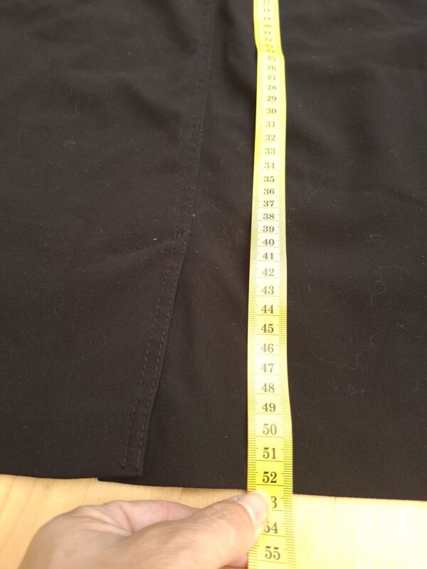Yessica rok zwart met knoopsluiting en split