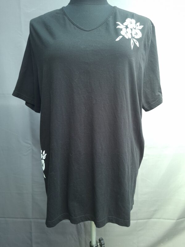 bpc selection bonprix t-shirt zwart met witte bloemenprint