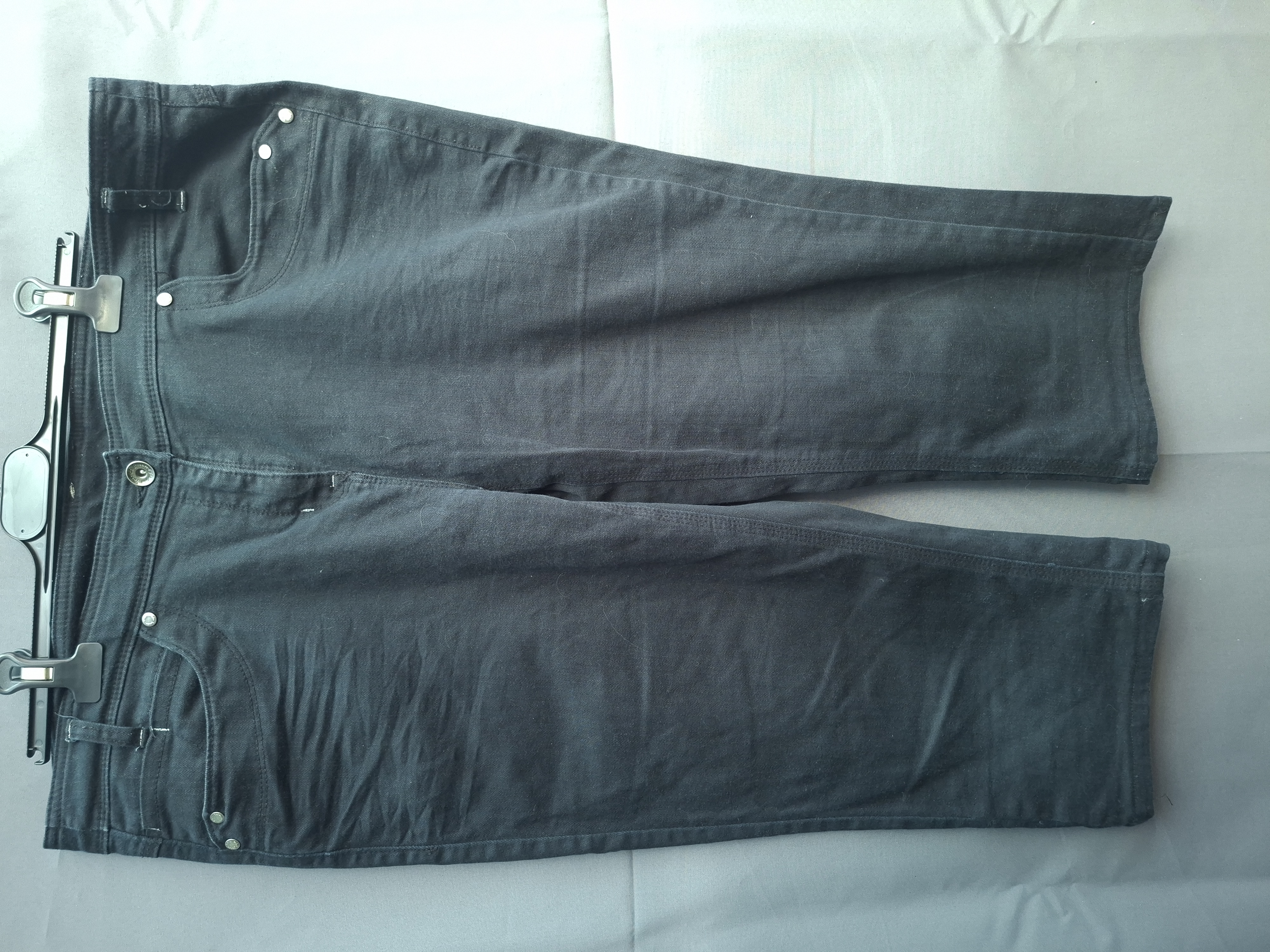 20260526_100111 Yessica capri jeans zwart met sierstiksels