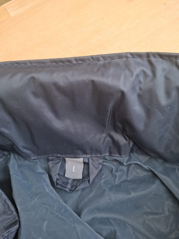 Zeeman regenjas donkerblauw met reflectiestreep