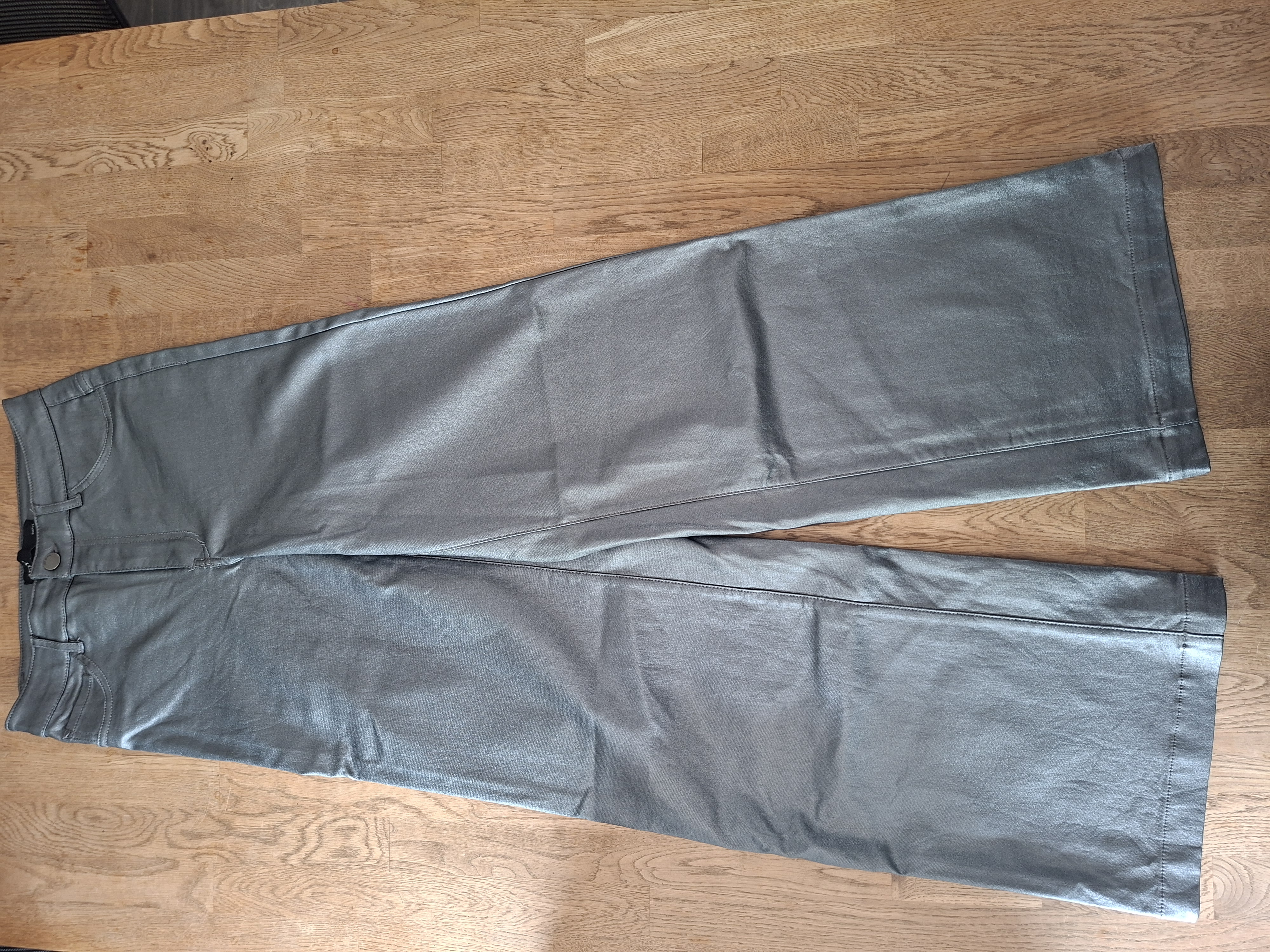 JDY Jacqueline de Yong wide leg broek metallic zilvergrijs