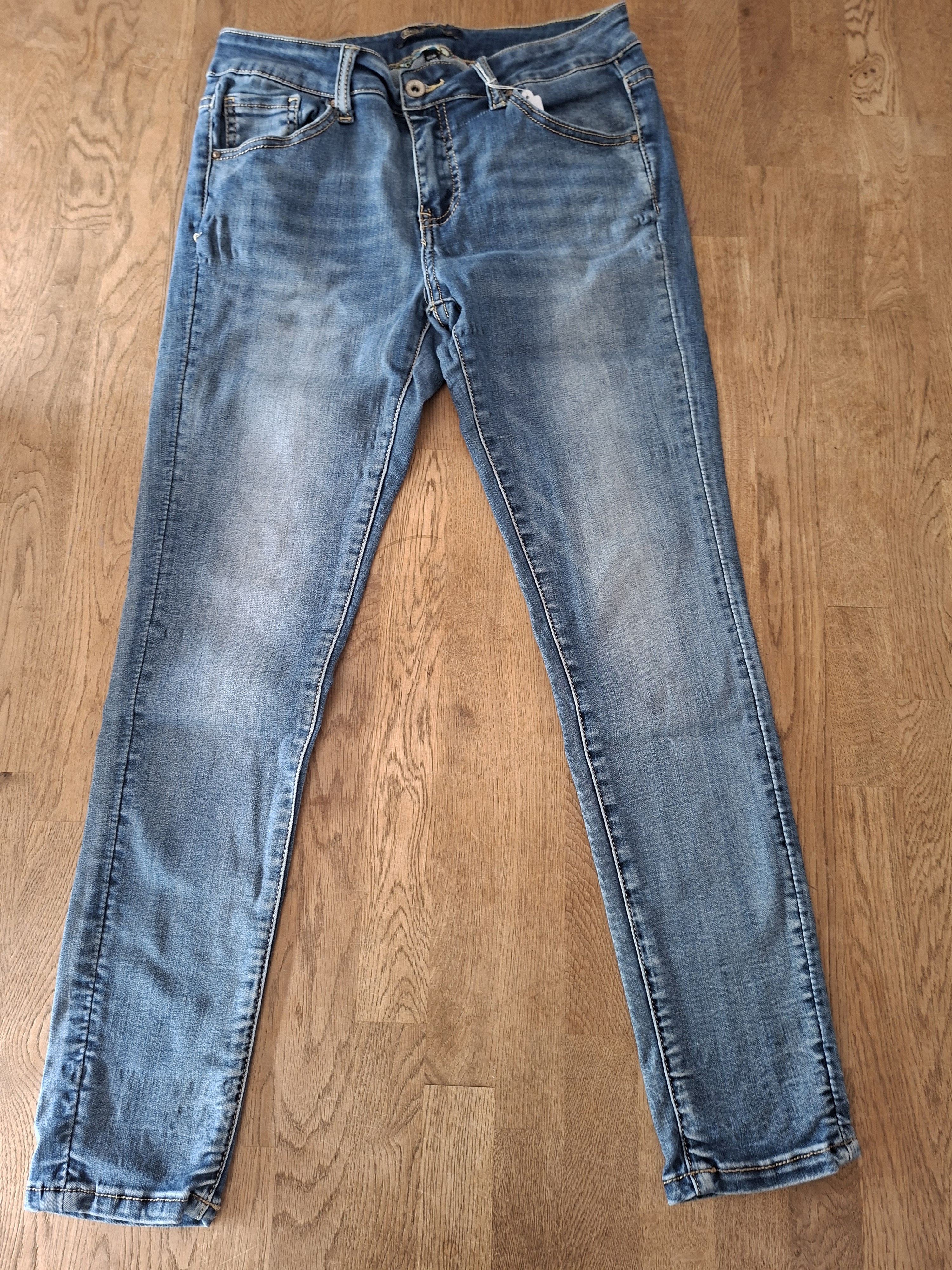 Toxik3 slim fit spijkerbroek middenblauw
