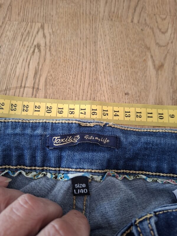 Toxik3 slim fit spijkerbroek middenblauw