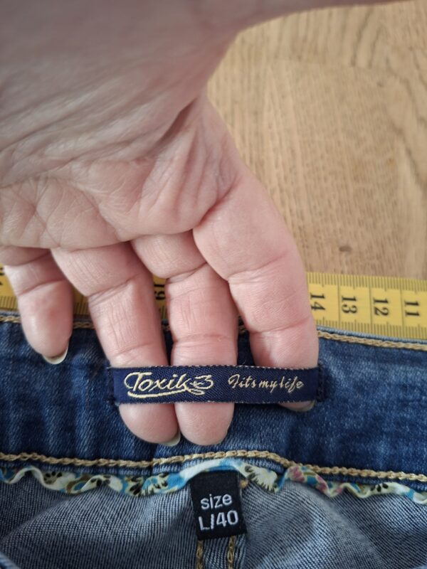 Toxik3 slim fit spijkerbroek middenblauw