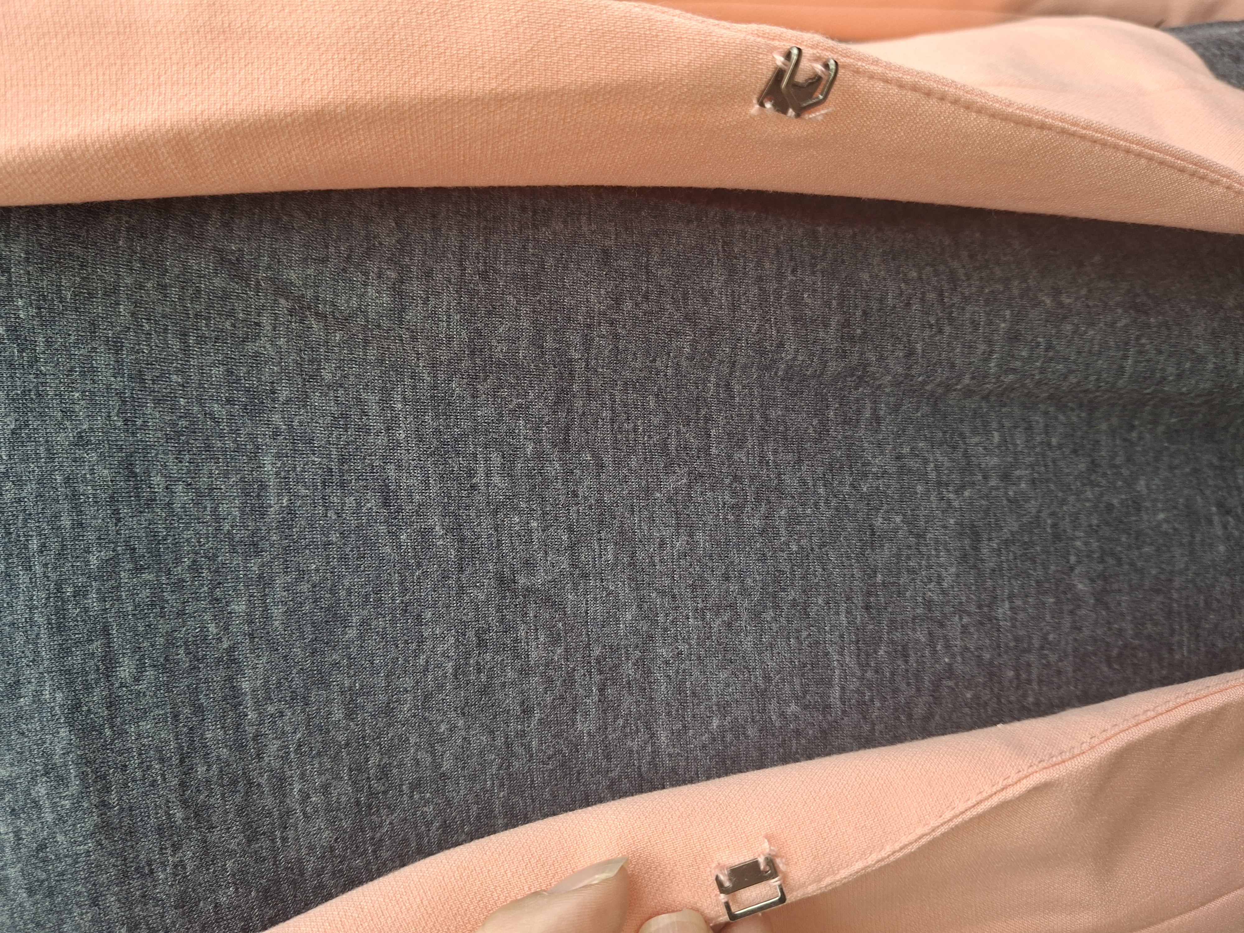 Drole de Copine Paris blazer zalm met zilveren kralenversiering op schouders