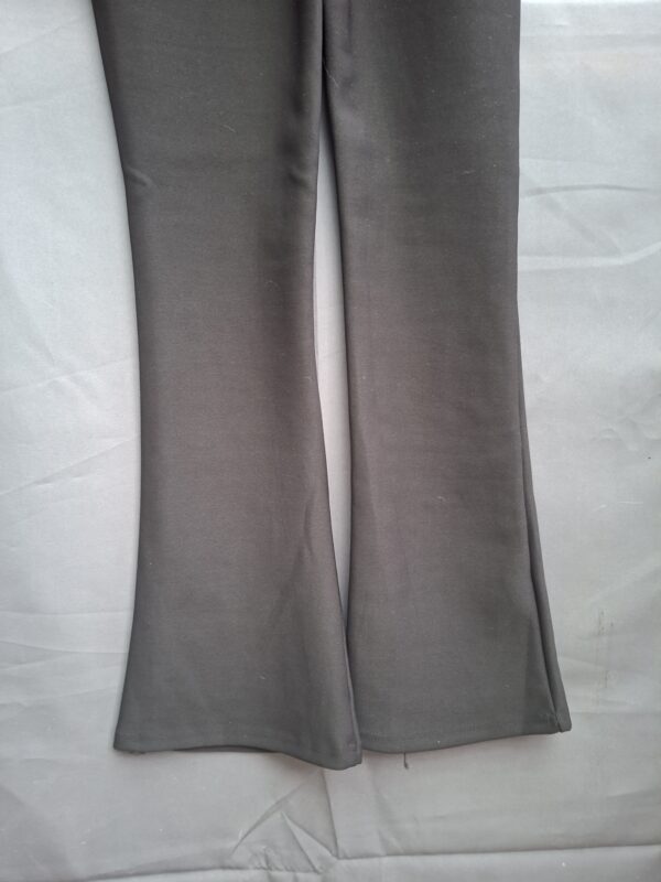 Yu and Me Paris flared broek donkerbruin high waist maat XS/S