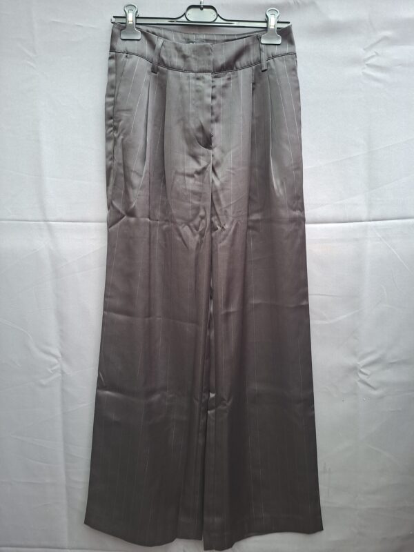 C&A wide leg broek zwart krijtstreep satijnlook hoge taille maat 36