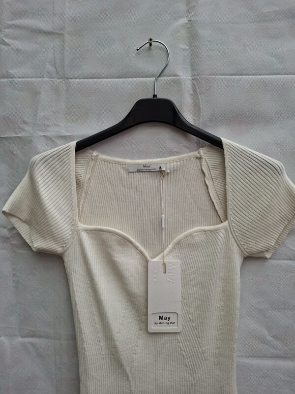 20260606_142848 May by Shining Star crème ribgebreide bodycon jurk