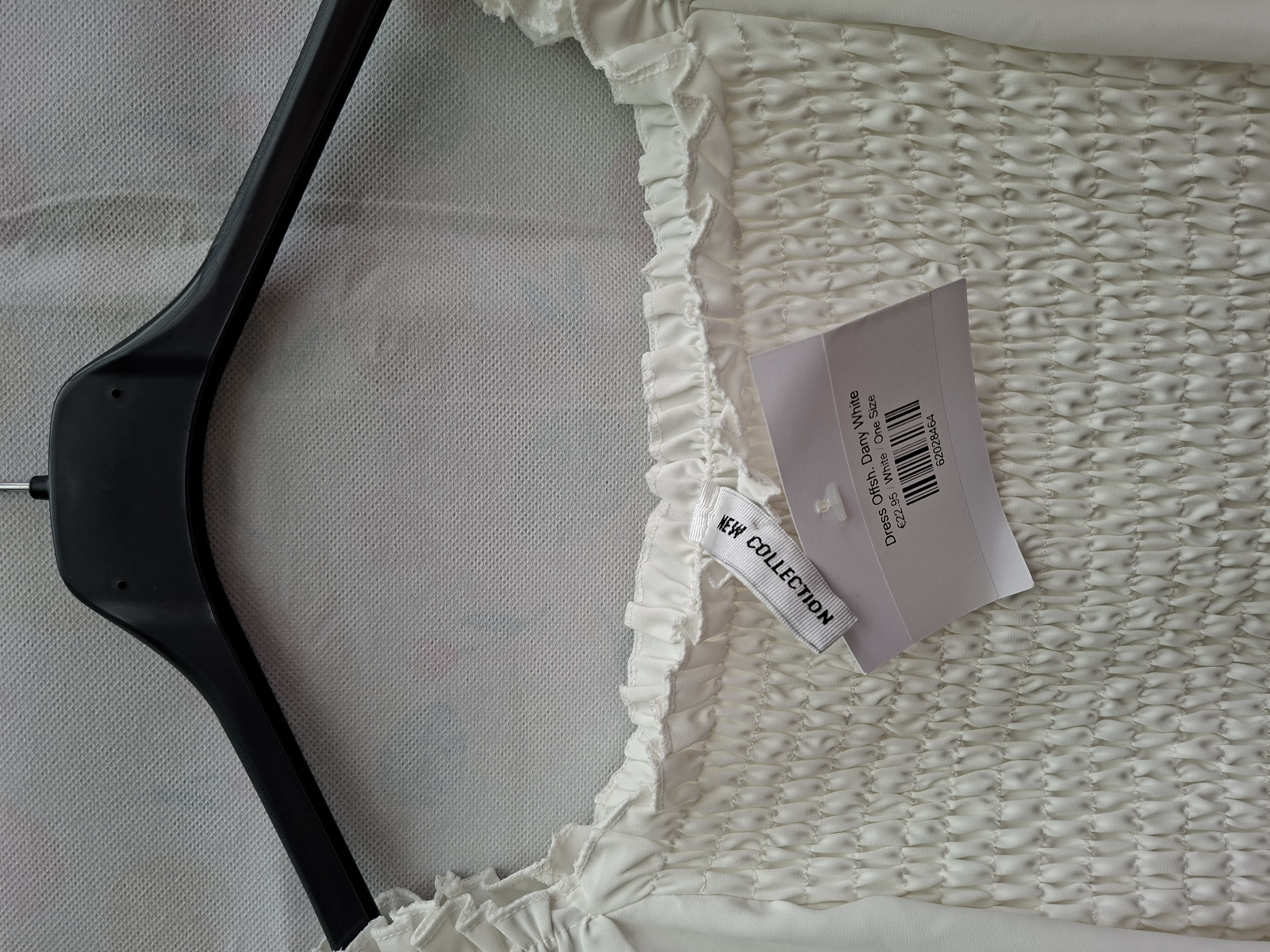 20260606_143127 New Collection Dress Dany off-shoulder gesmockt pofmouwen