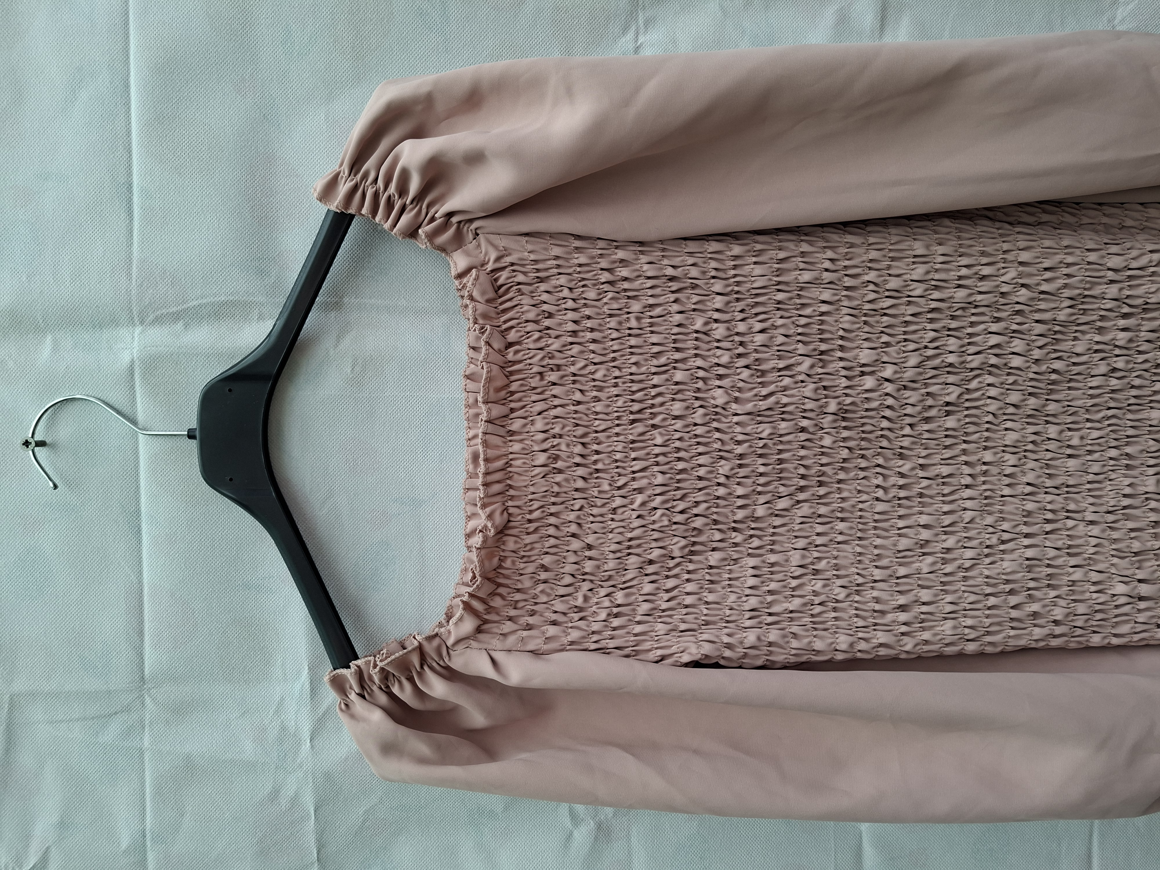 20260606_143339 New Collection gesmockt mini jurkje oud roze pofmouwen off shoulder